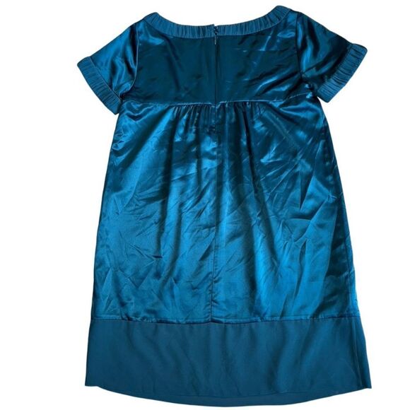 BCBG Paris Green Satin Mini Shift Dress - Size 10 - Picture 2 of 8